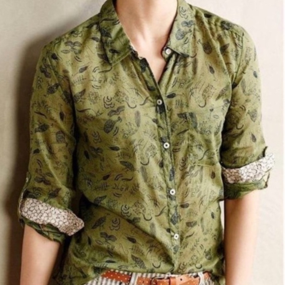 Anthropologie : Arabel Animal Green Button Down